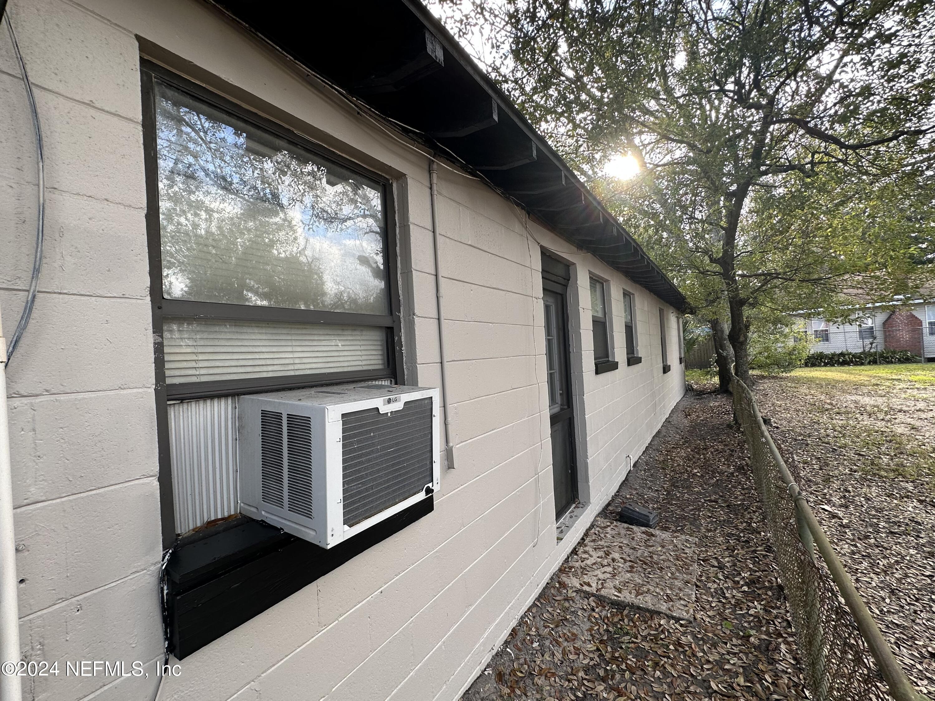 4114 Moncrief Road Jacksonville, FL 32209 - Photo 3 of 15