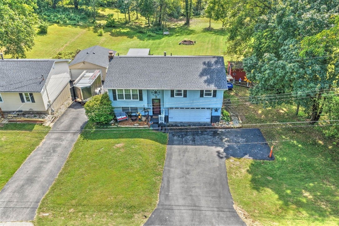 1381 Highland Place Decatur, IL 62526 - Photo 2 of 32 Gallery Image 2