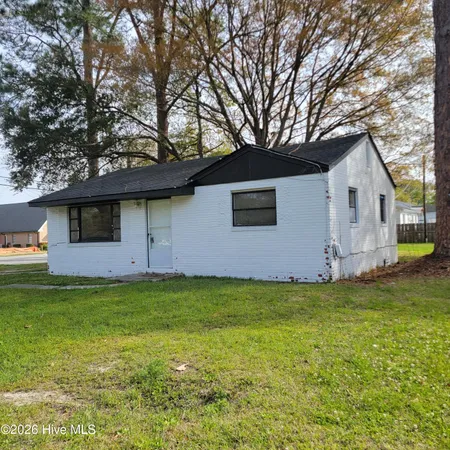 $159,000 | 200 South Smith Street, Burgaw, NC 28425