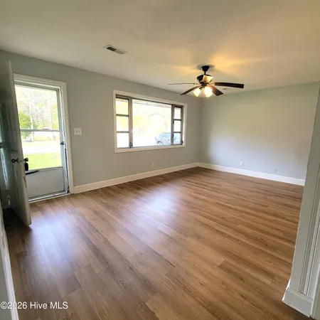 $159,000 | 200 South Smith Street, Burgaw, NC 28425