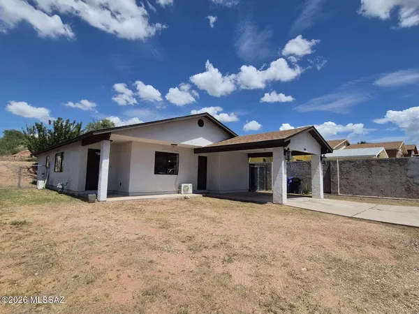 $235,000 | 1061 East Parkway Drive, Nogales, AZ 85621