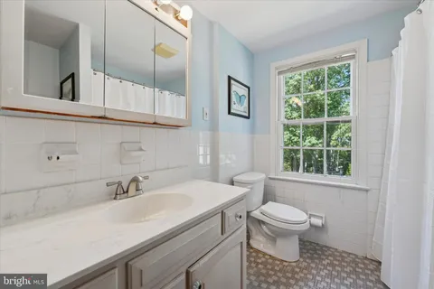 $1,050,000 | 349 Colket Lane, Wayne, PA 19087