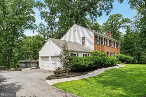 $1,050,000 | 349 Colket Lane, Wayne, PA 19087