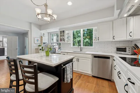 $1,050,000 | 349 Colket Lane, Wayne, PA 19087