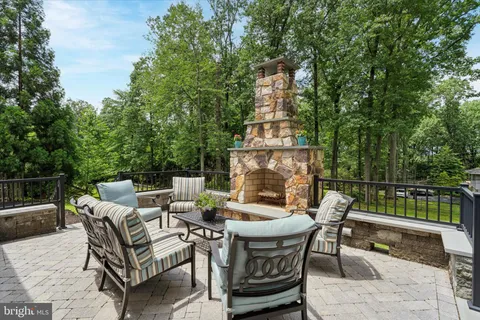 $1,050,000 | 349 Colket Lane, Wayne, PA 19087