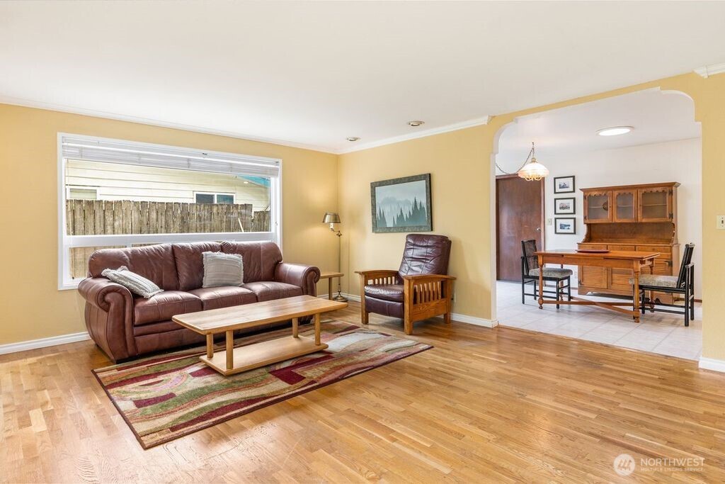 1708 Monterey Court Northeast Renton, WA 98056 - Photo 12 of 26