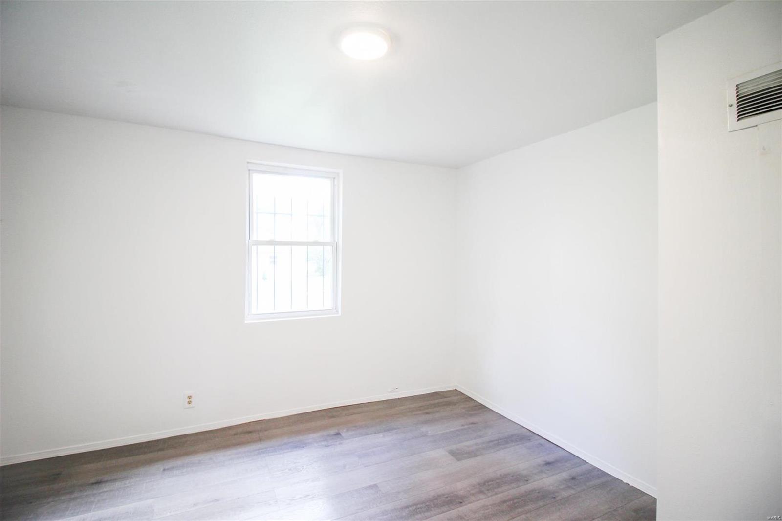 1333 Rhodes Street Granite City, IL 62040 - Photo 14 of 18 Gallery Image 14