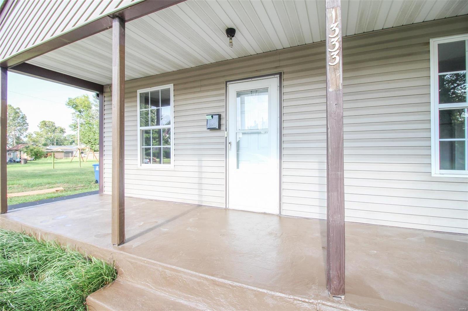 1333 Rhodes Street Granite City, IL 62040 - Photo 2 of 18 Gallery Image 2