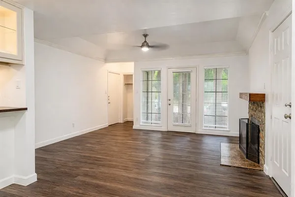 $2,100 | 3105 San Jacinto Street, Unit 117, Dallas, TX 75204
