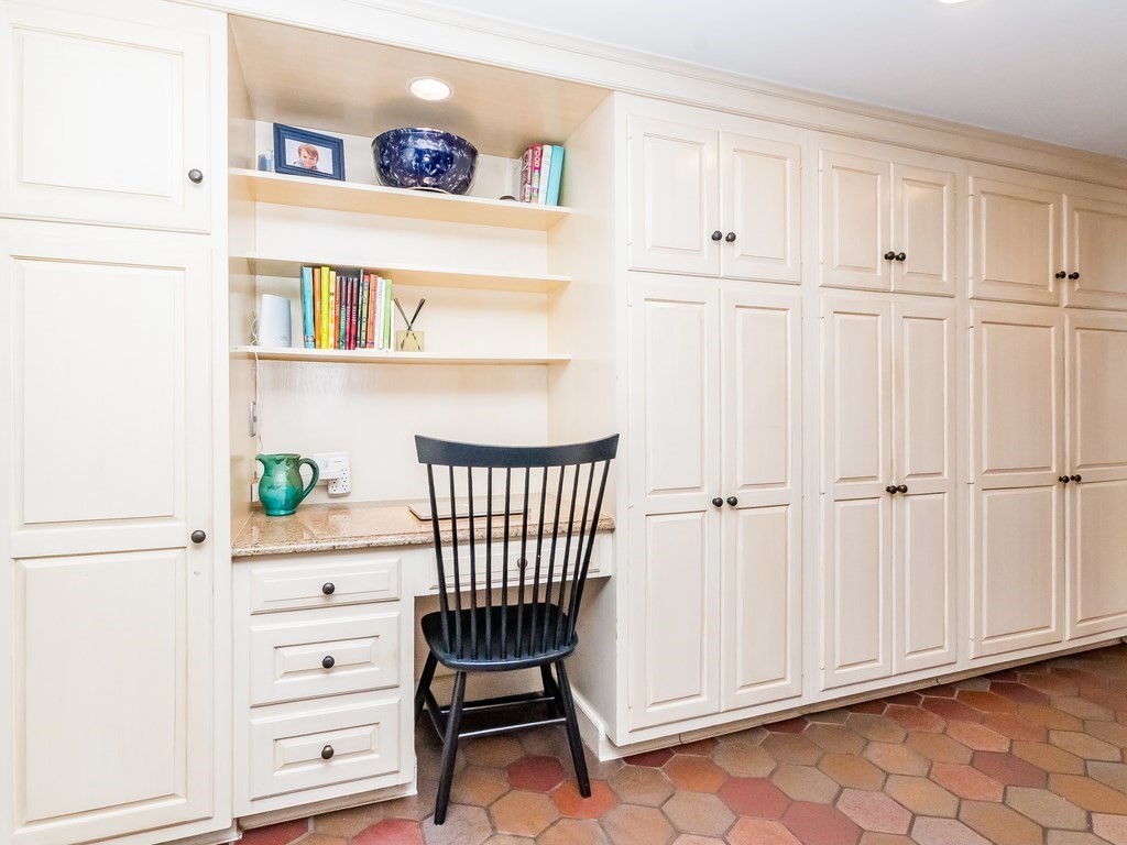 146 Arnold Road Newton, MA 02459 - Photo 12 of 42 Gallery Image 12