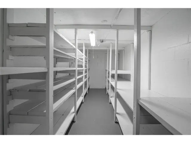 $2,700 | 19115 Homestead Circle, Eden Prairie, MN 55346