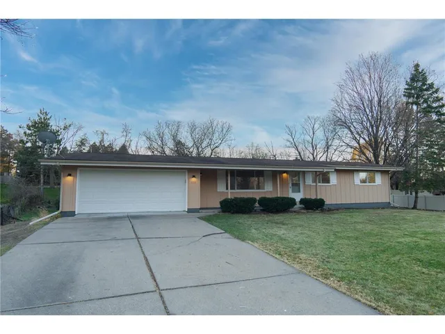$2,700 | 19115 Homestead Circle, Eden Prairie, MN 55346