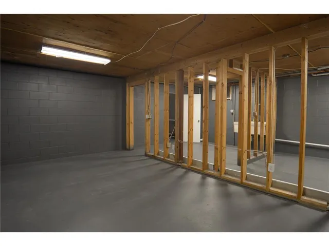 $2,700 | 19115 Homestead Circle, Eden Prairie, MN 55346