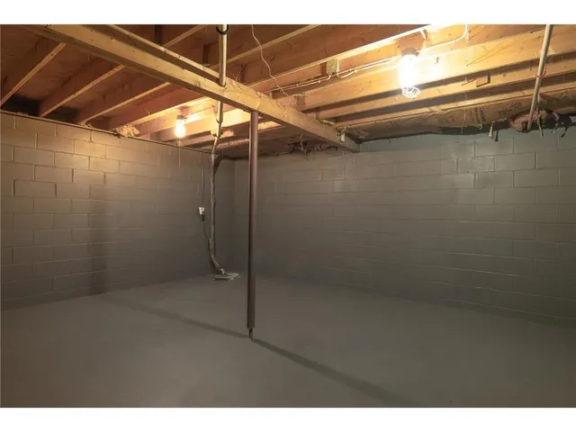 $2,700 | 19115 Homestead Circle, Eden Prairie, MN 55346