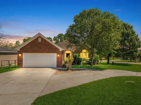 $279,900 | 958 Lake View Drive, Montgomery, TX 77356