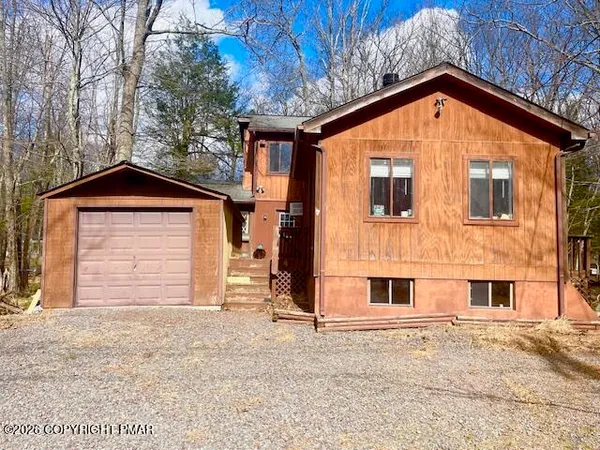 $279,000 | 123 North Fairway Drive, Lake Ariel, PA 18436