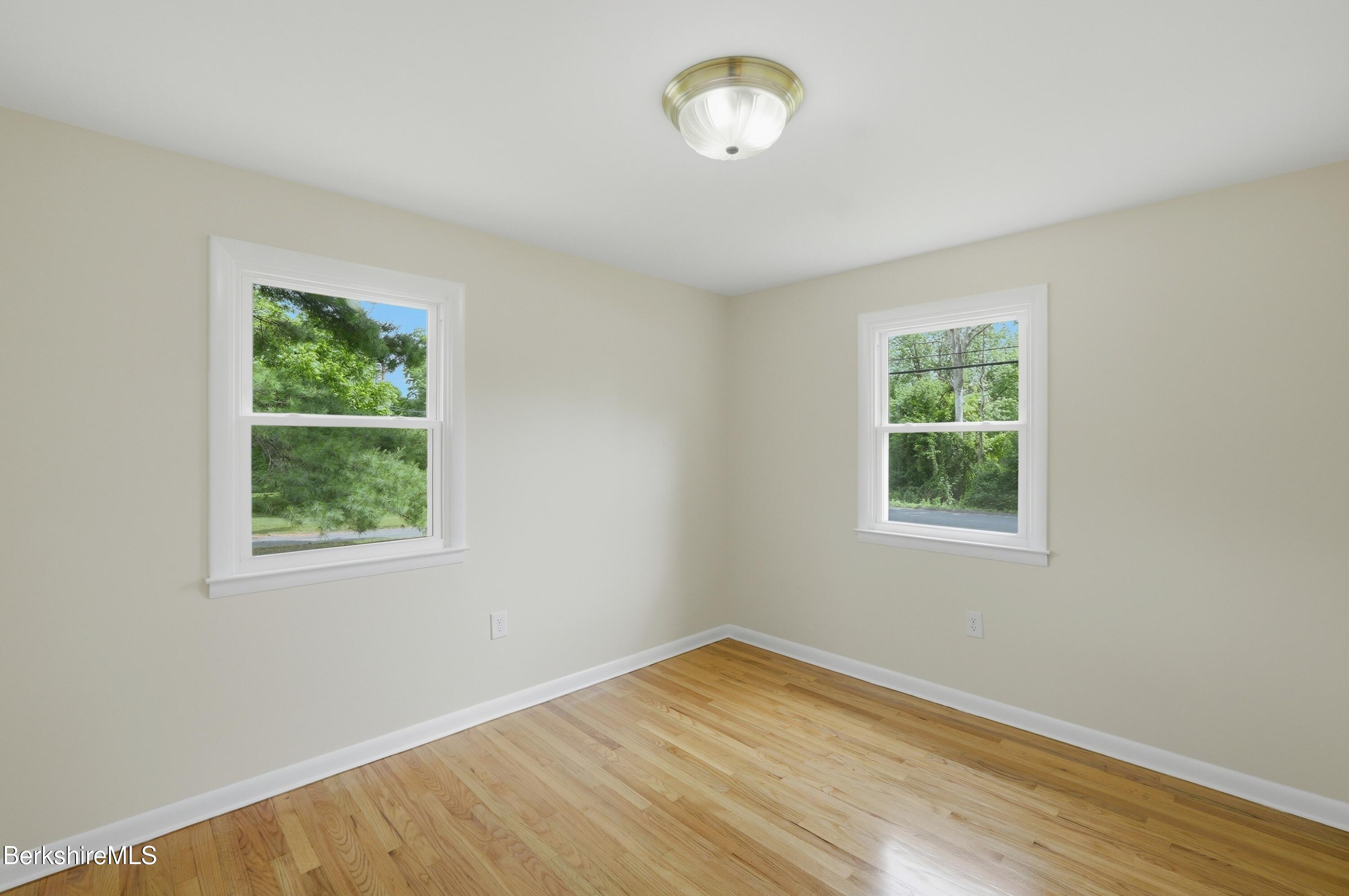 184 Melbourne Road Pittsfield, MA 01201 - Photo 24 of 36 Bedroom 2