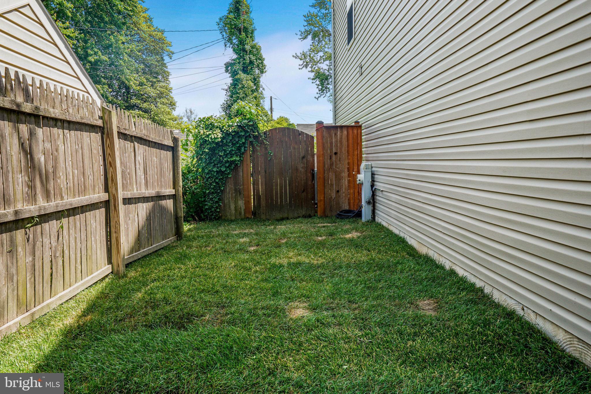 115 Meadow Road Pasadena, MD 21122 - Photo 4 of 77 Front left with new sod