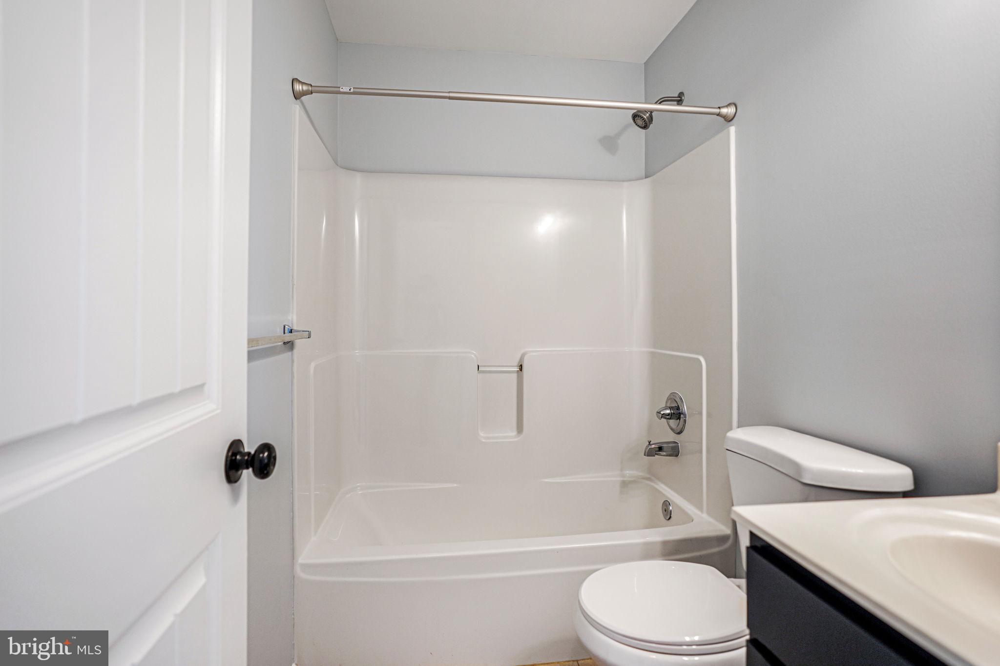 115 Meadow Road Pasadena, MD 21122 - Photo 48 of 77 Upper level Hall Bath