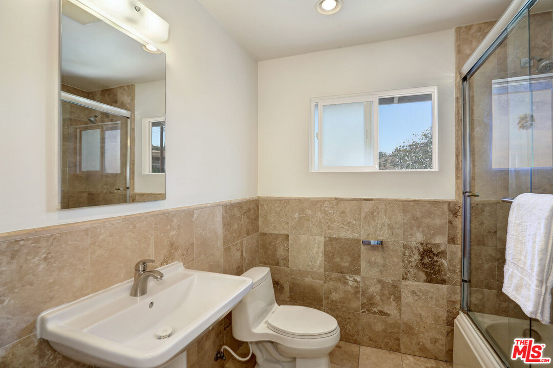 3838 Crestview Road Culver City, CA 90232 - Photo 22 of 29