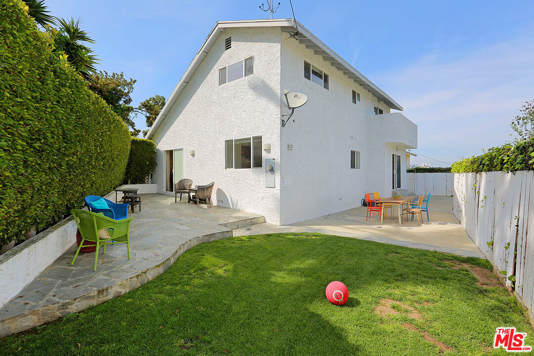 3838 Crestview Road Culver City, CA 90232 - Photo 29 of 29 a front view of a house with backyard