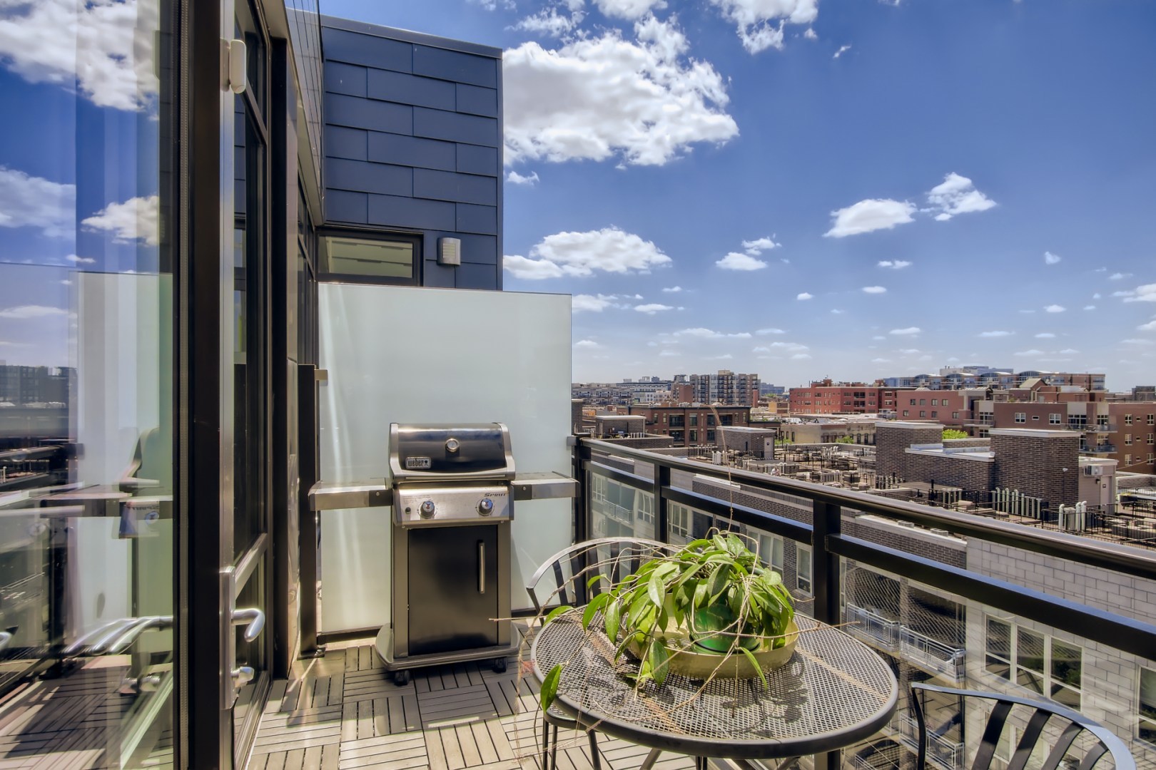 31 North Aberdeen Street, Unit PHS Chicago, IL 60607 - Photo 22 of 28 a picture of a kitchen with a stove