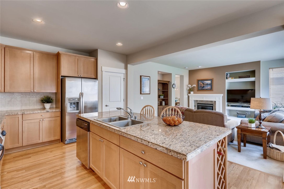 656 Lyons Avenue Northeast Renton, WA 98059 - Photo 11 of 25
