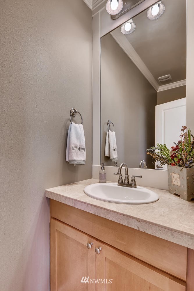 656 Lyons Avenue Northeast Renton, WA 98059 - Photo 13 of 25