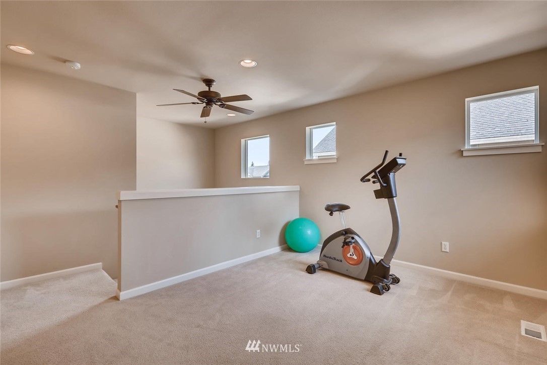 656 Lyons Avenue Northeast Renton, WA 98059 - Photo 14 of 25