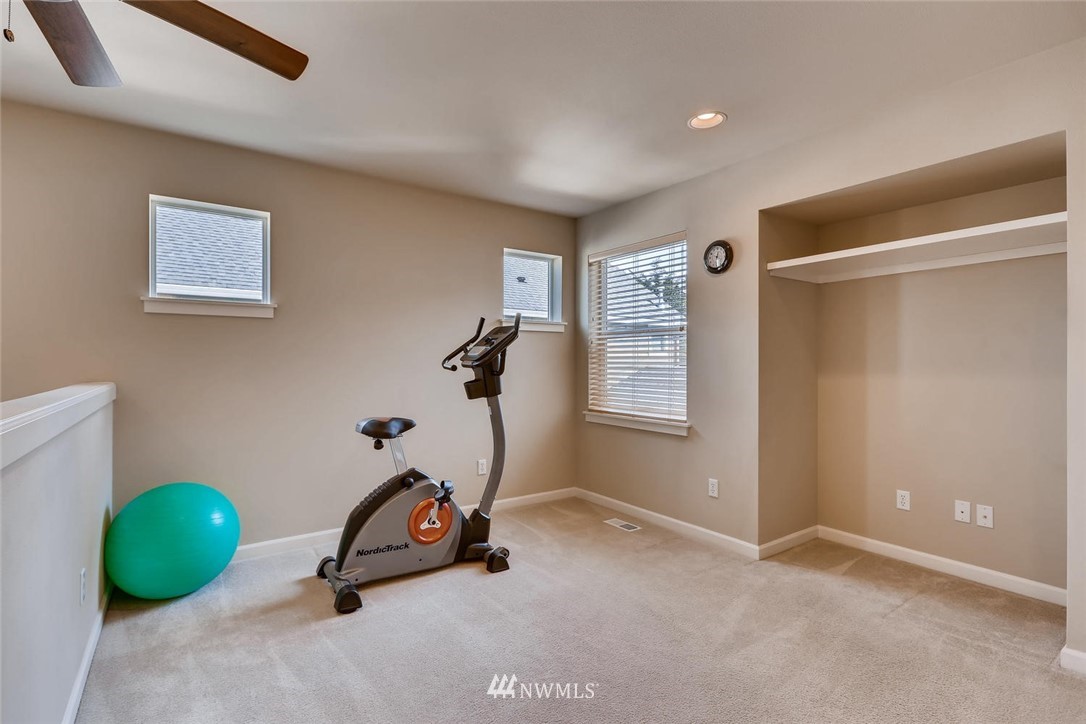 656 Lyons Avenue Northeast Renton, WA 98059 - Photo 15 of 25