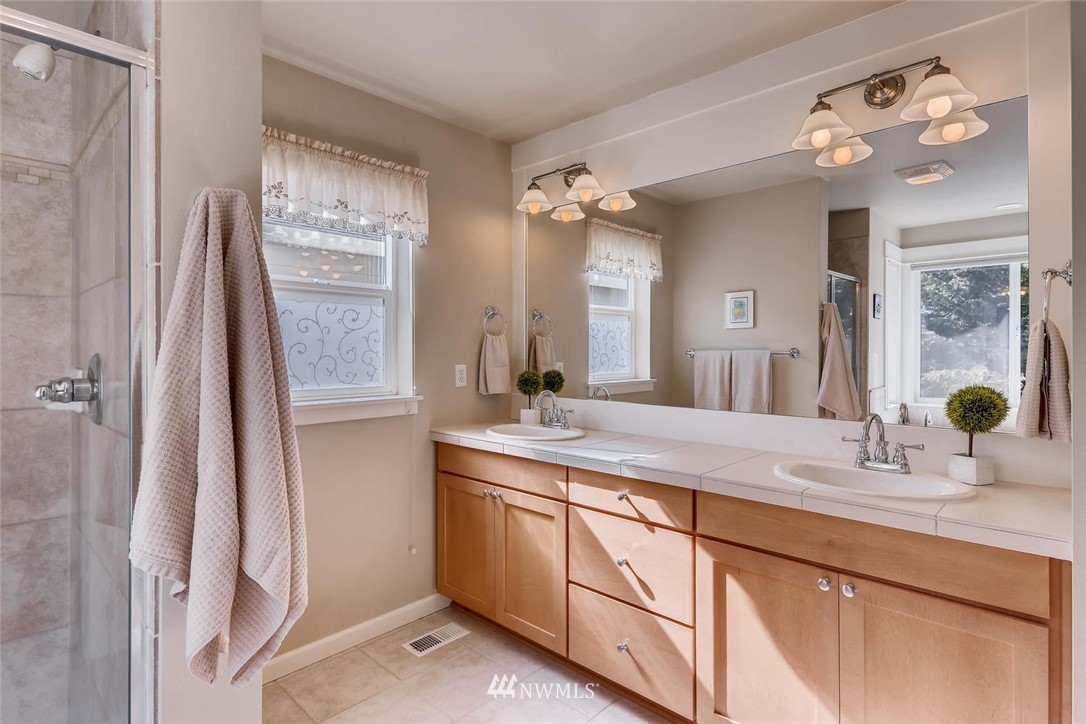 656 Lyons Avenue Northeast Renton, WA 98059 - Photo 18 of 25
