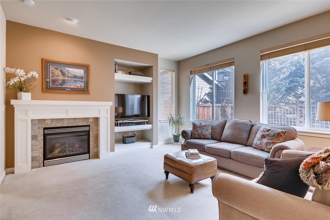 656 Lyons Avenue Northeast Renton, WA 98059 - Photo 7 of 25