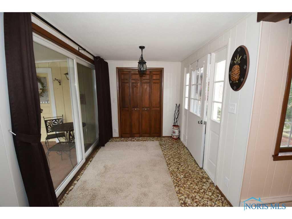 2741 Scott Road Swanton, OH 43558 - Photo 9 of 20 Foyer.