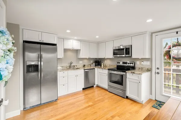 $549,900 | 10 Cedar Street, Hudson, MA 01749