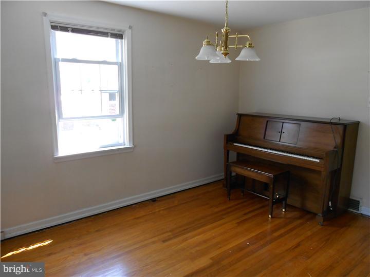 445 Barker Road Springfield, PA 19064 - Photo 4 of 21 Dining Room