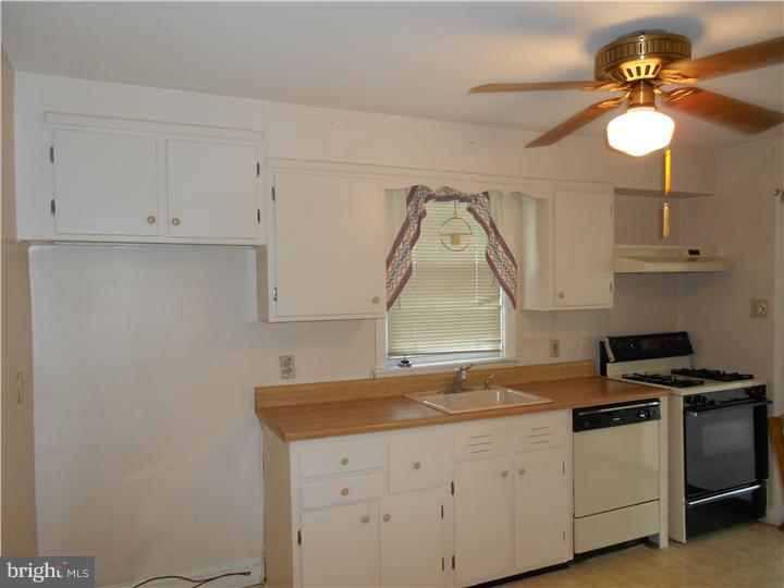 445 Barker Road Springfield, PA 19064 - Photo 6 of 21 Kitchen