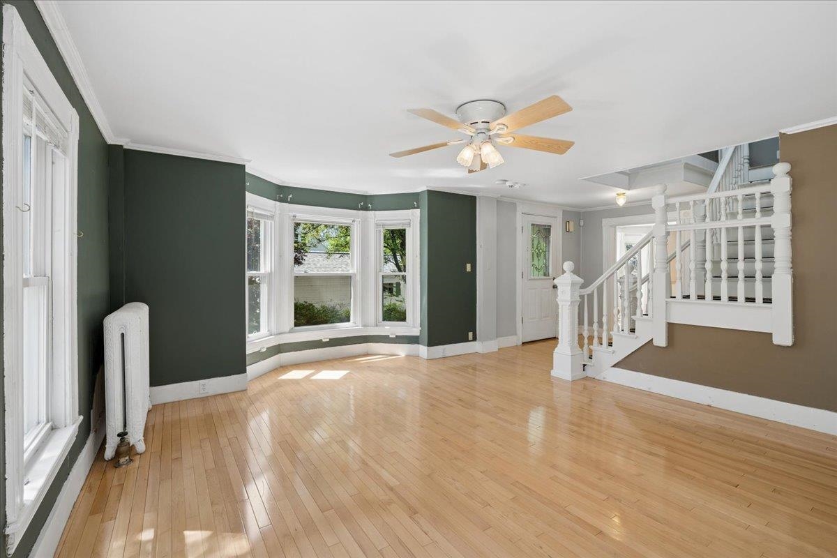 564 River Road Manchester, NH 03104 - Photo 5 of 54