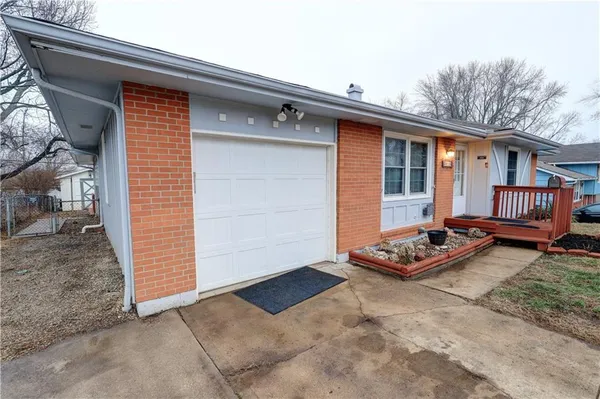 $260,000 | 3613 Randall Drive, Independence, MO 64055