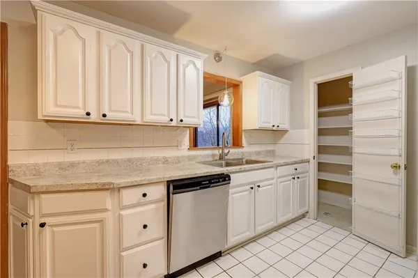 $260,000 | 3613 Randall Drive, Independence, MO 64055