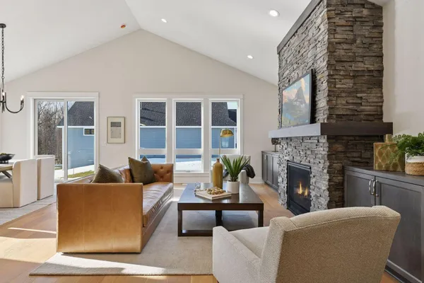 $484,250 | 13091 13th Avenue South, Zimmerman, MN 55398