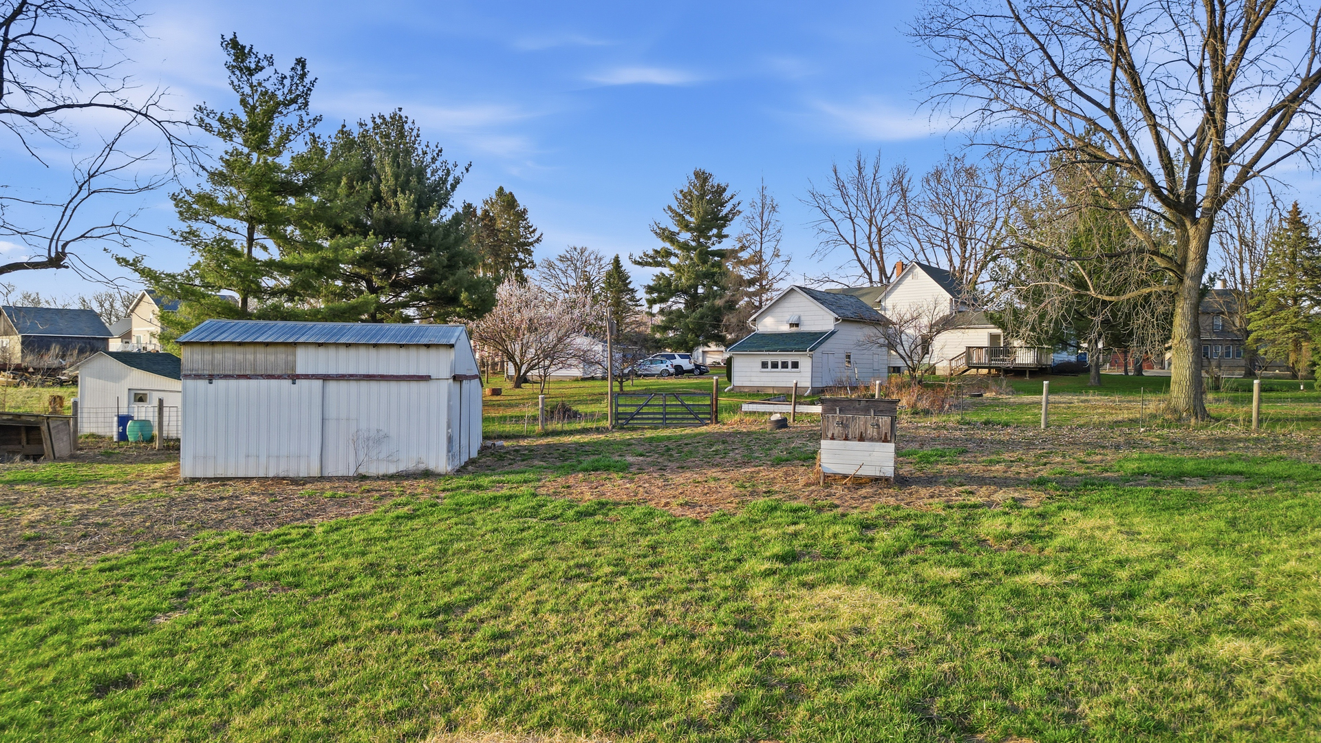 599 Palmyra Road Dixon, IL 61021 - Photo 27 of 34 a view of a park with large trees