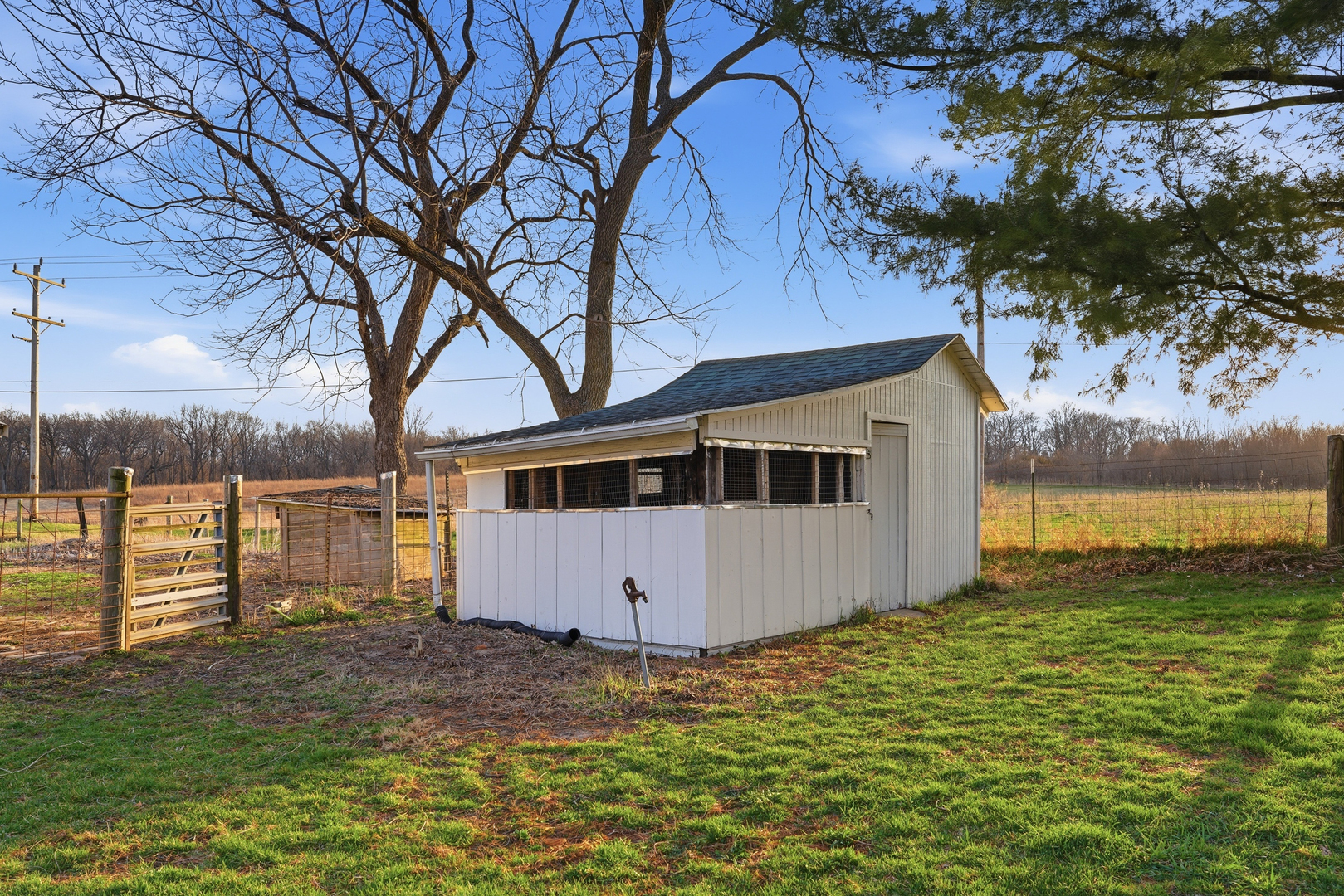 599 Palmyra Road Dixon, IL 61021 - Photo 34 of 34 a house view with a garden space