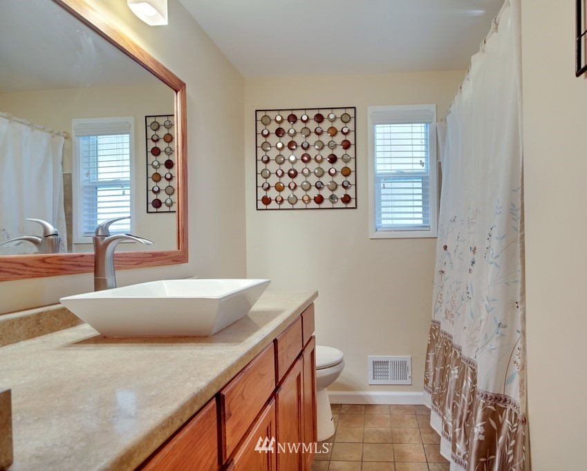 4212 Robin Road West University Place, WA 98466 - Photo 11 of 19 Gallery Image 11