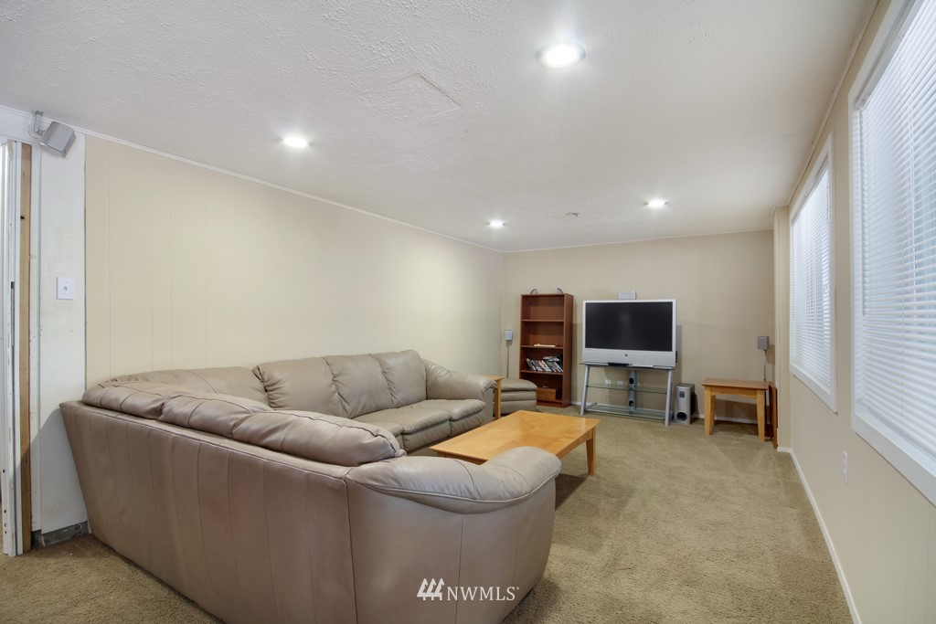 4212 Robin Road West University Place, WA 98466 - Photo 17 of 19 Gallery Image 17