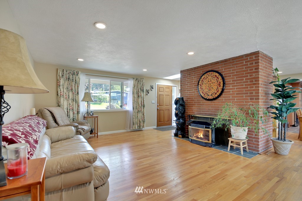 4212 Robin Road West University Place, WA 98466 - Photo 3 of 19 Gallery Image 3