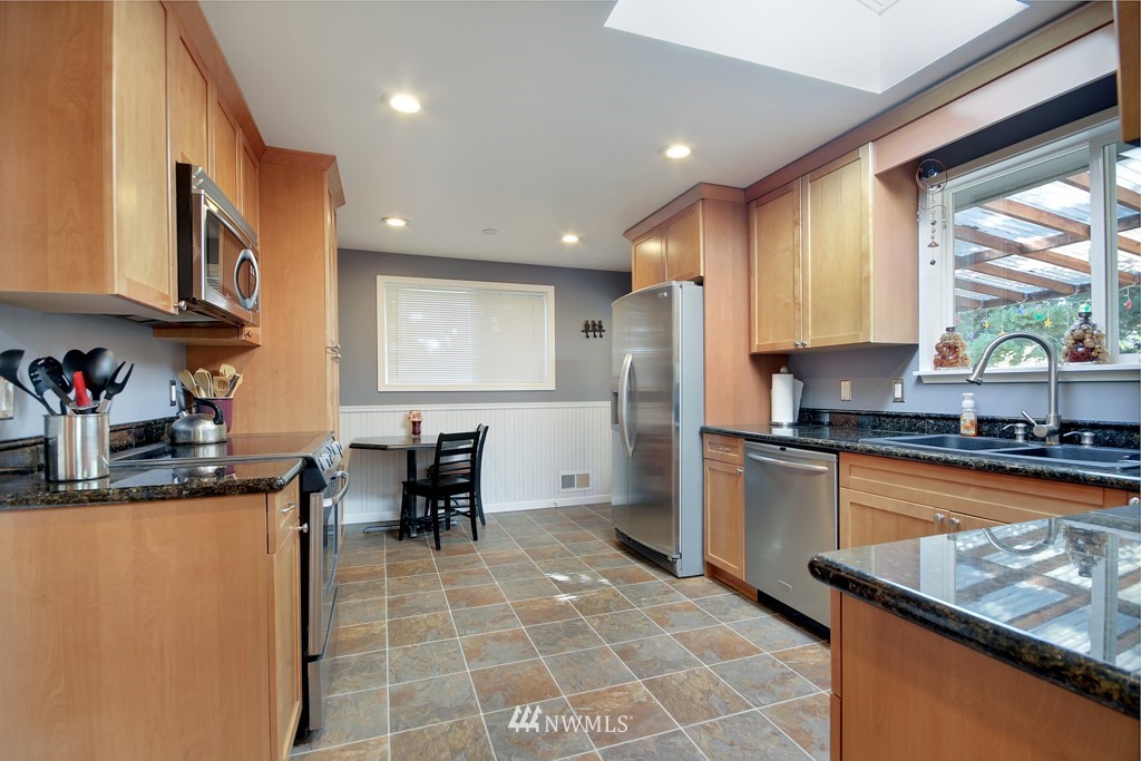 4212 Robin Road West University Place, WA 98466 - Photo 7 of 19 Gallery Image 7