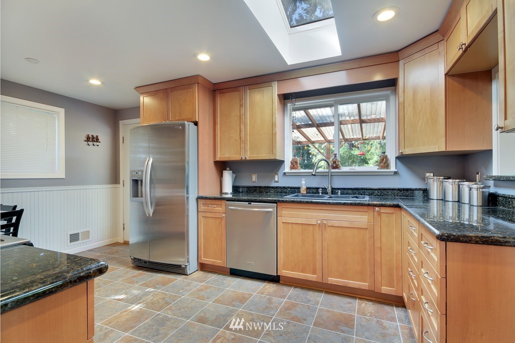 4212 Robin Road West University Place, WA 98466 - Photo 8 of 19 Gallery Image 8