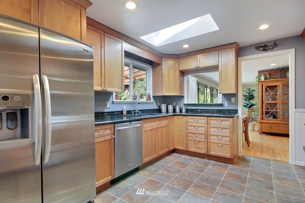 4212 Robin Road West University Place, WA 98466 - Photo 9 of 19 Gallery Image 9