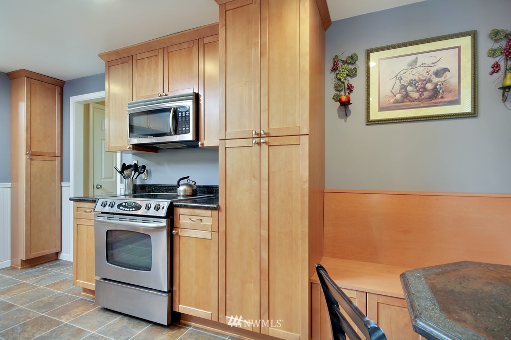 4212 Robin Road West University Place, WA 98466 - Photo 10 of 19 Gallery Image 10