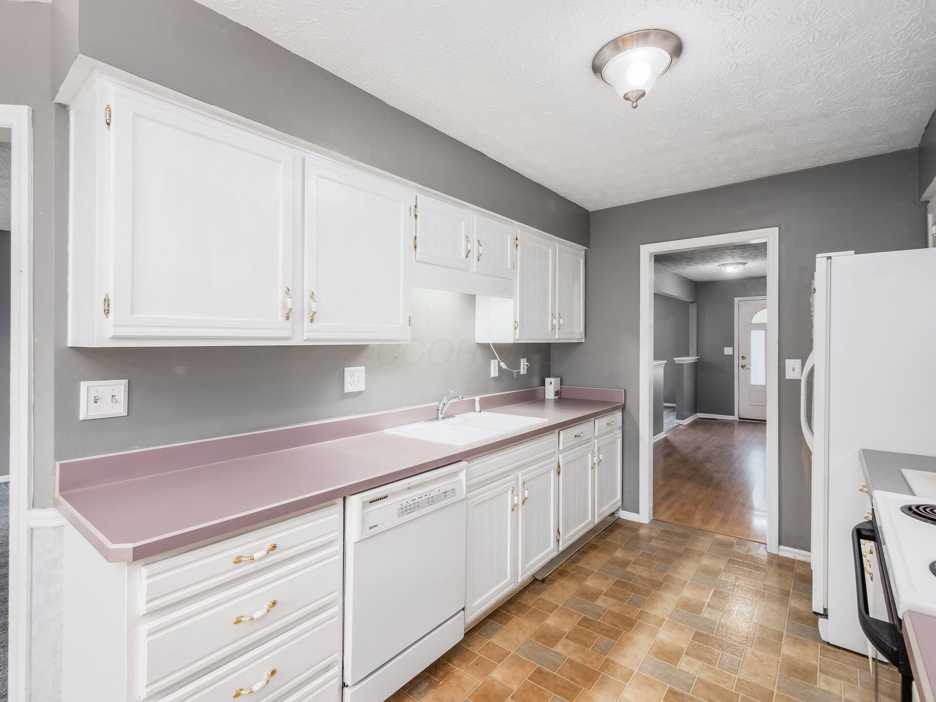 5314 Roscommon Road Dublin, OH 43017 - Photo 17 of 42